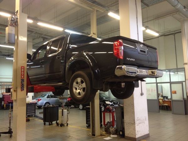 navara-service.jpg navara-service.jpg